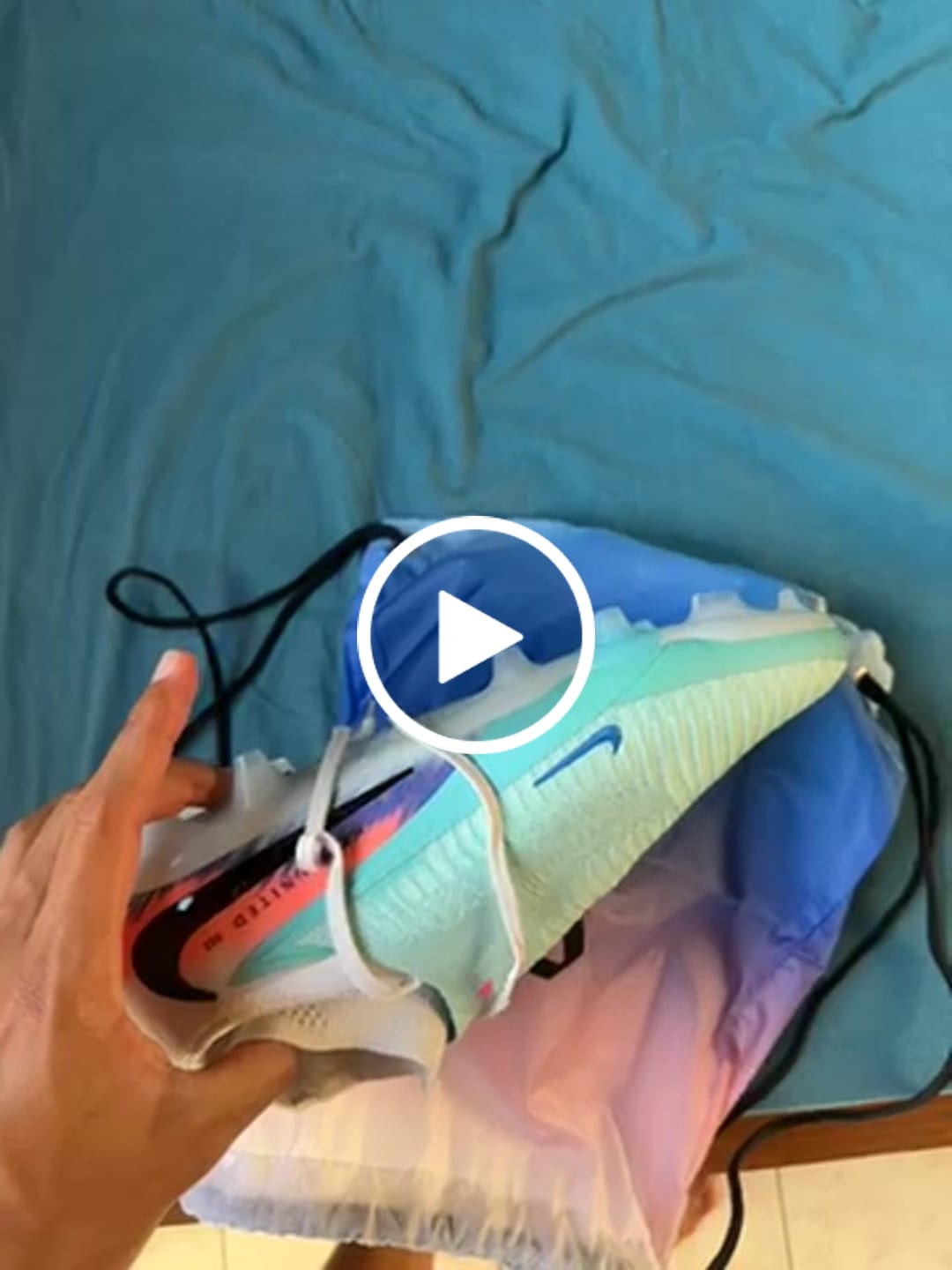 Customer video review of Nike Phantom 6 Elite High Cut United Pack 002 - Blanc/Turquoise/Violet