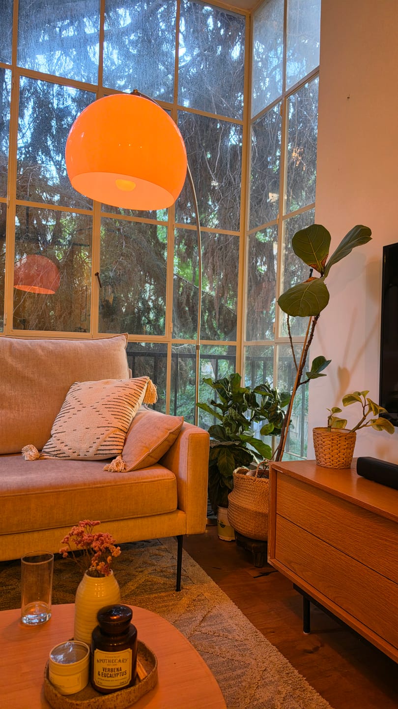 Customer photo review of Philips Hue – ערכת פתיחה צבעונית: 3 נורות E27 + מפסק + Bridge Pro