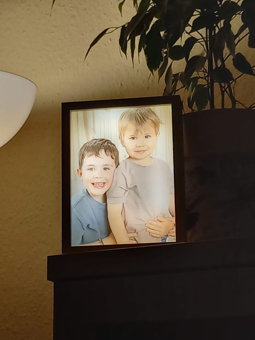 Customer photo review of Cartoon Love – LED Lightbox mit persönlichem Familienfoto mit Cartoon Effekt oder Aquarelleffekt