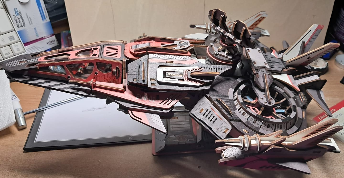Customer photo review of Wewowood Explorer01 Starship 3D Wooden Puzzle
