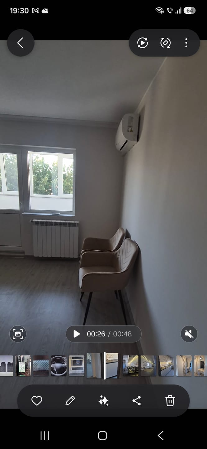 Customer photo review of Scaun de living modern FIG, bej/negru, stofa catifelata/metal, 57x47x85 cm