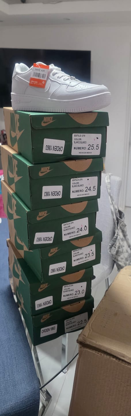 Customer photo review of Paq 6 Pares Tenis 275 Blanco Total 22/25.5