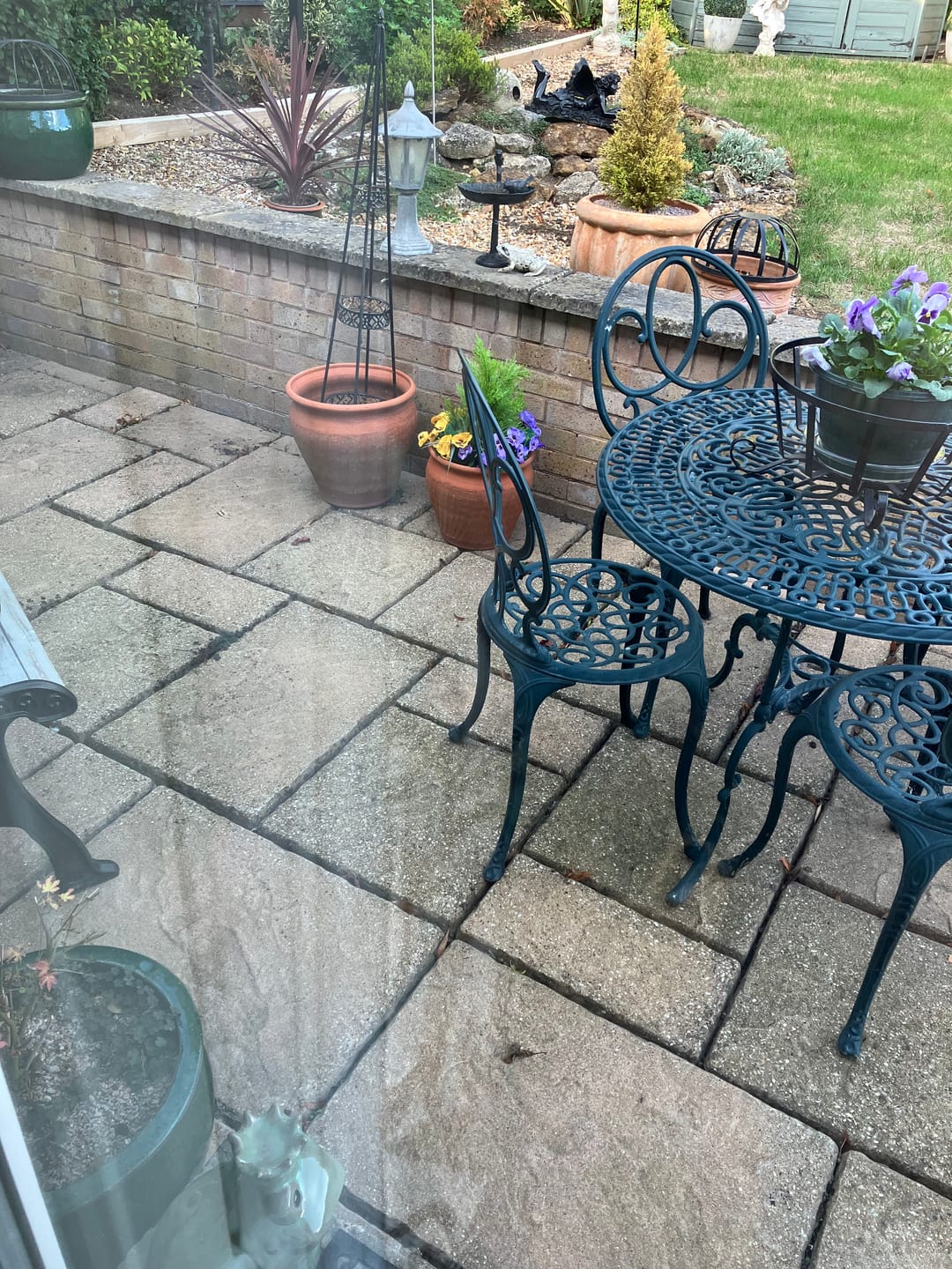 Customer photo review of Purple & Yellow Pansy Terracotta Patio Planter 60cm/24in - A1081