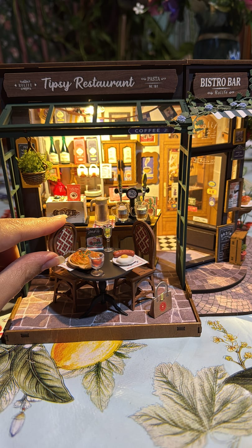 Customer photo review of Tipsy Restaurant - Maqueta a Escala - Rolife