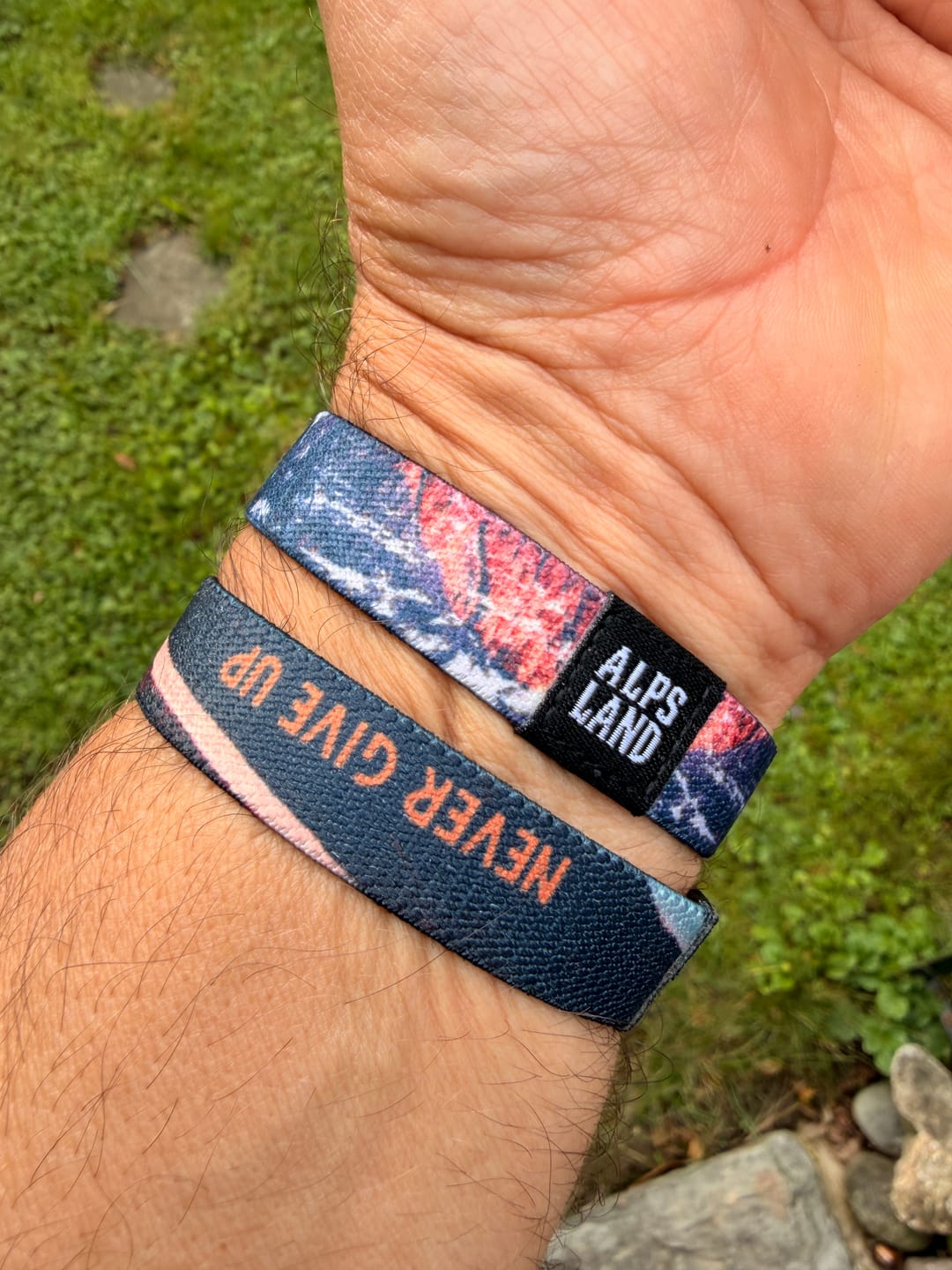 Customer photo review of Never Give Up - Elastisches Armband