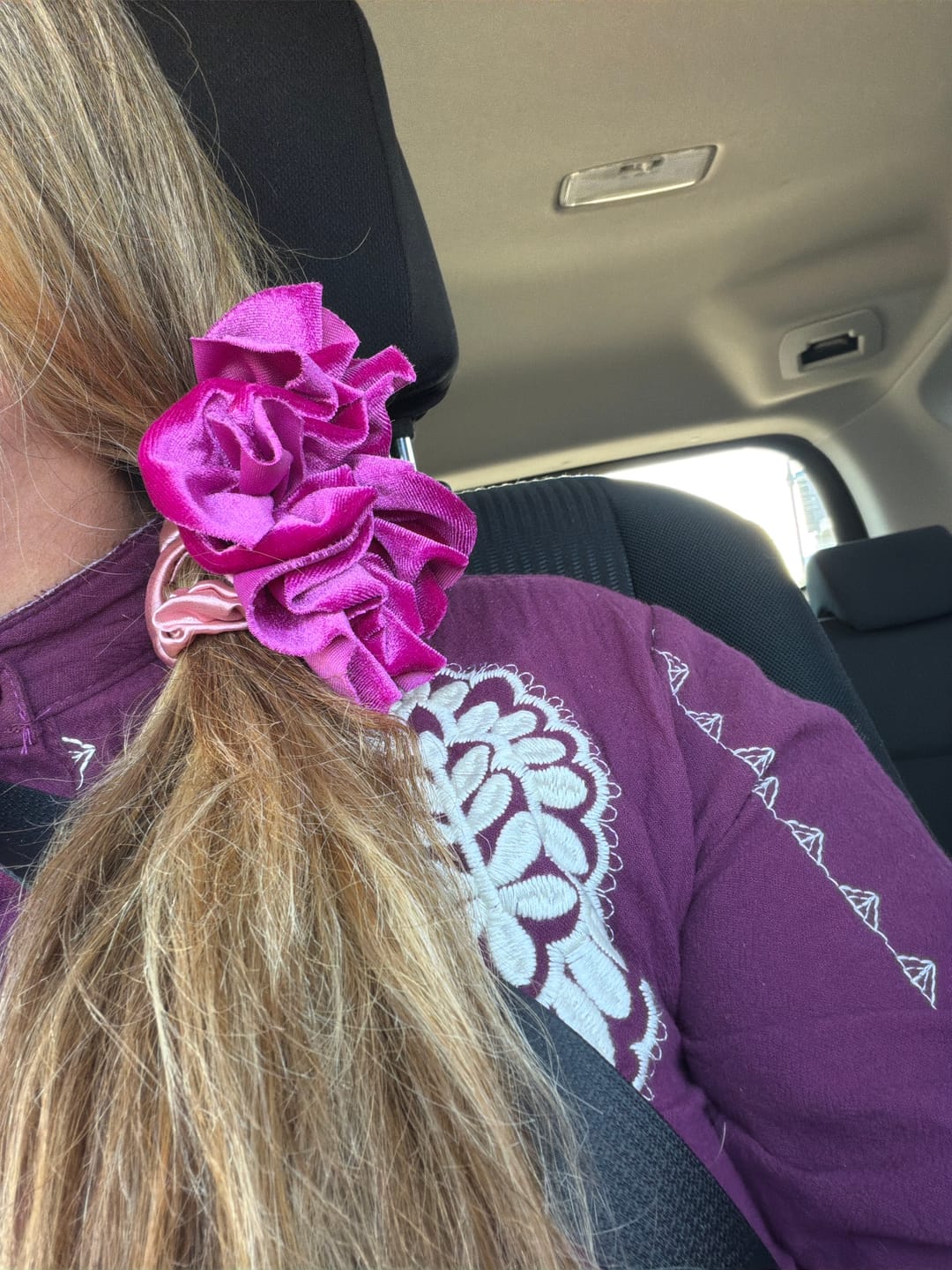 Customer photo review of SCRUNCHIE FUCSIA FLORENTINE