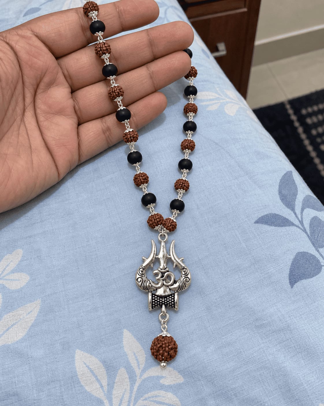 Customer photo review of Divya Karungali Rudraksha Trishul Mala