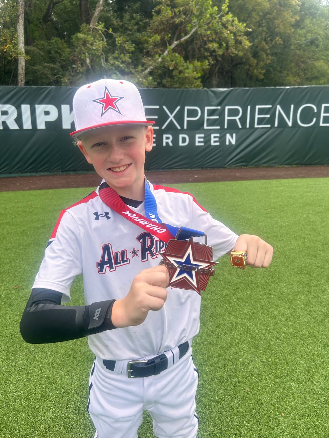 Customer photo review of Dynamic Shoulder & Elbow Stabilizer - K2 Youth Sleeve
