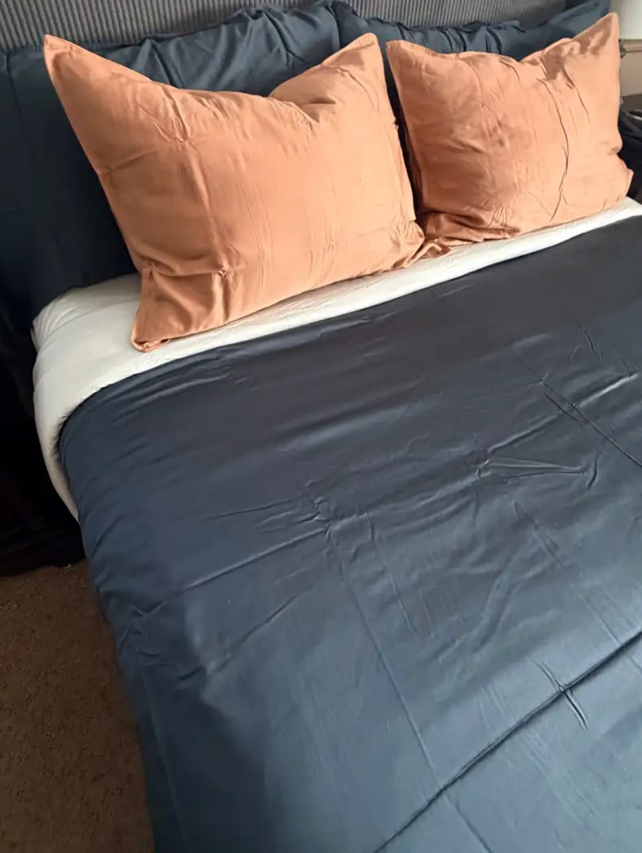 Customer photo review of Bamboo Bedding Deluxe Set