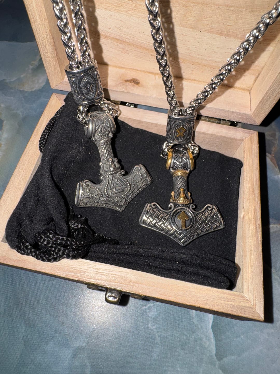 Customer photo review of Valknut Othala Mjölnir - Teiwaz & Algiz Rune Thor's Hammer Amulet