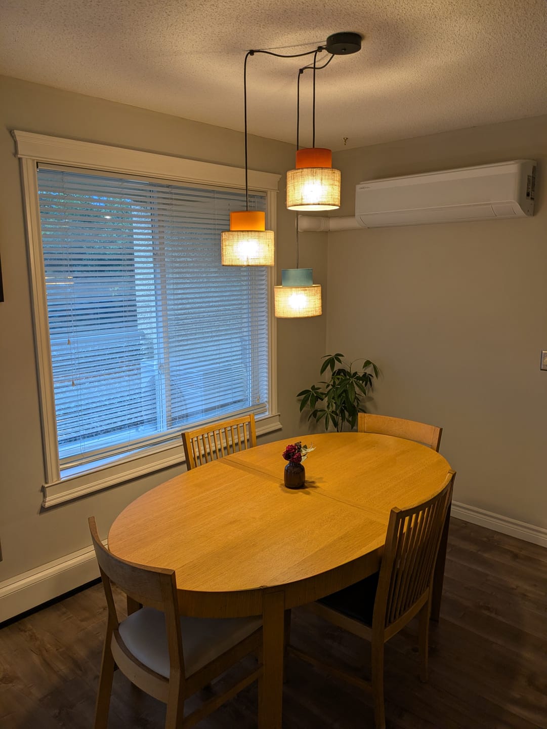 Customer photo review of DUO Jute Adjustable 3-Light Pendant for Dining Table & Kitchen Island