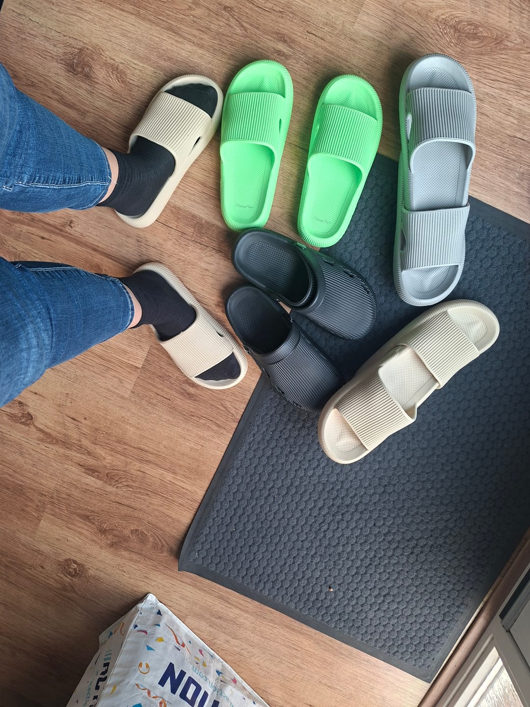 Customer photo review of HappyFlops Original