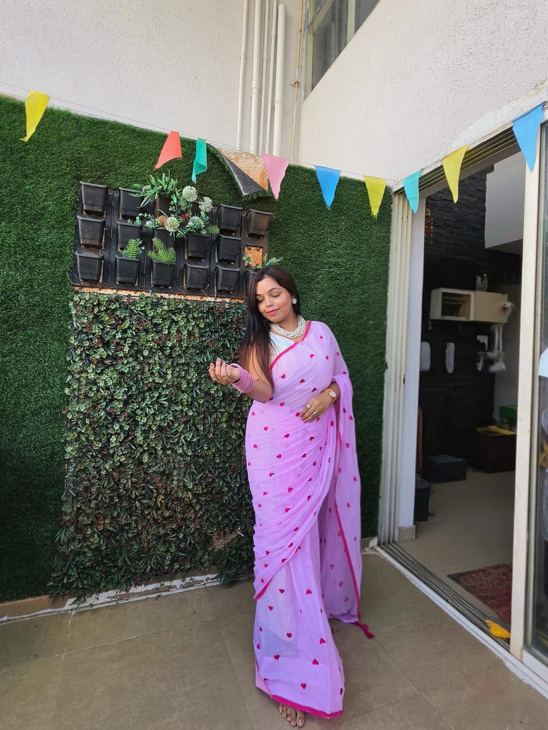 Customer photo review of Pink Love Mulmul Cotton Saree