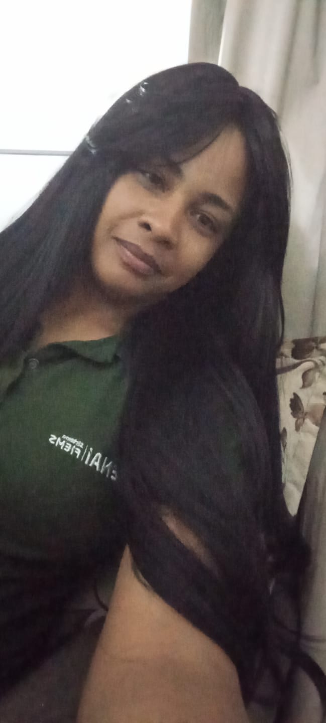 Customer photo review of Peruca Aponi Castanho Escuro Franja 70cm