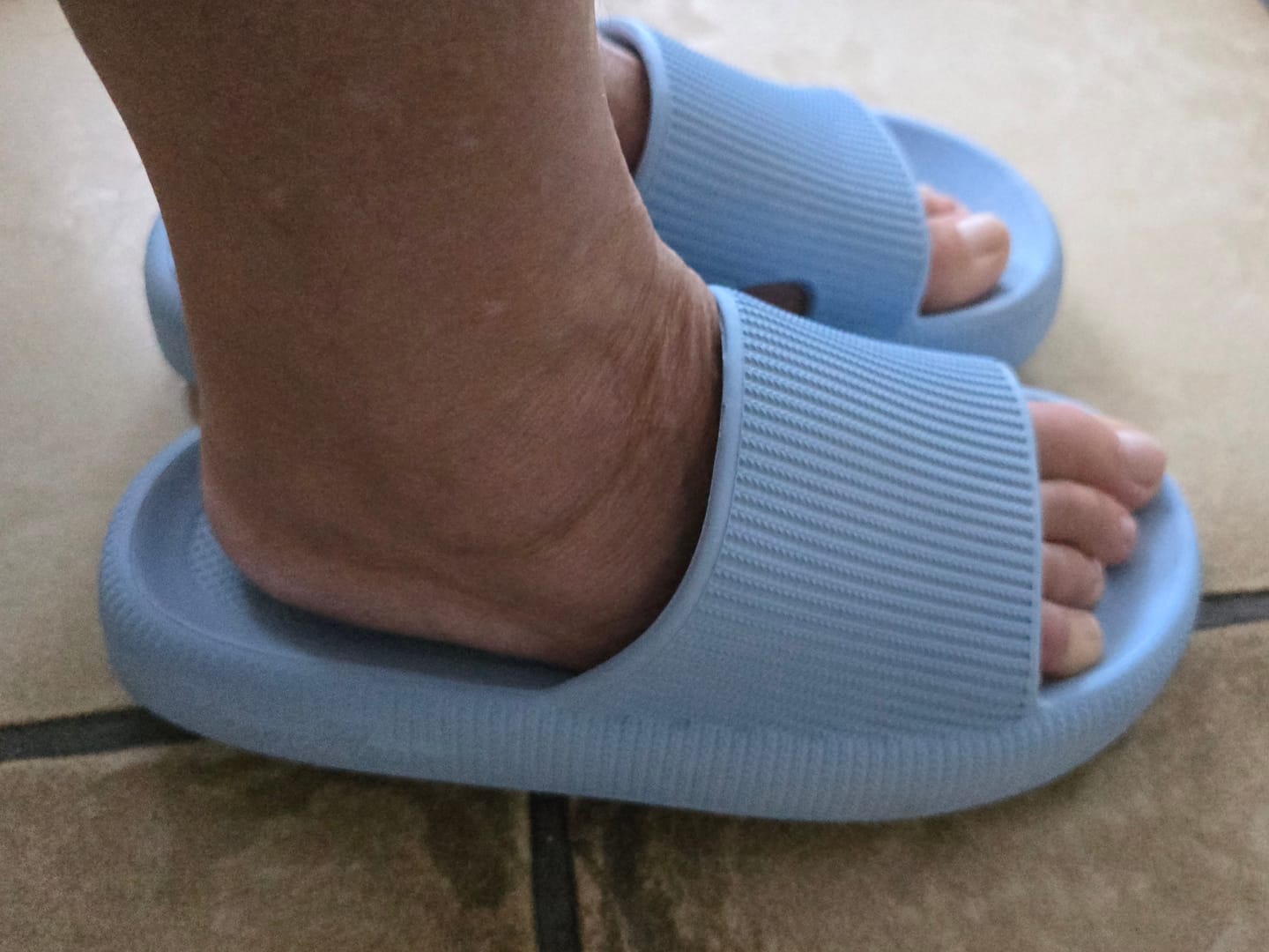 Customer photo review of HappyFlops Original
