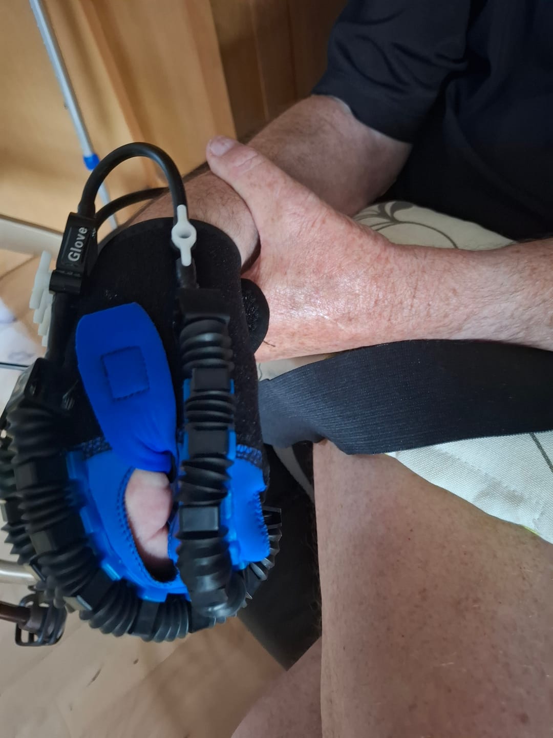 Customer photo review of Robothandske – Genoptræning af hånd og fingre