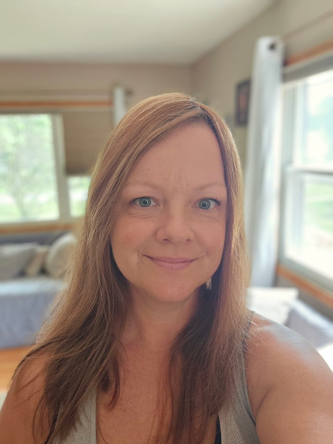 Customer photo review of Victoria Light Volume Hair Topper