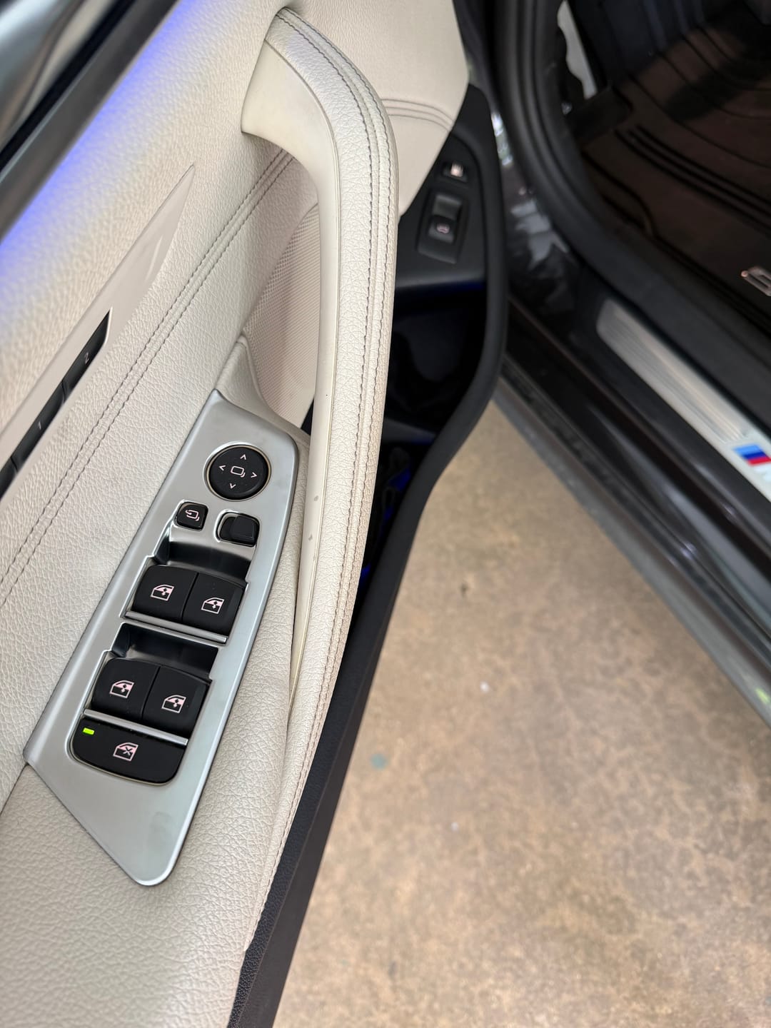 Customer photo review of BMW 5 Series G30 2018–2023 Window Switch Frame Trim Covers – 4PCS