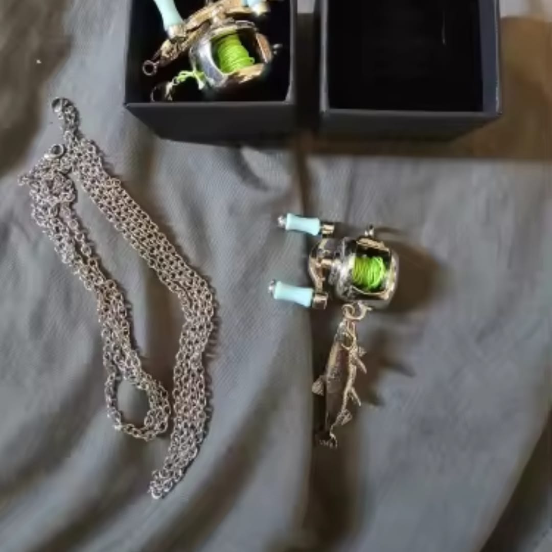 Customer photo review of ReelHook™ — Collar de Carrete para Pescadores