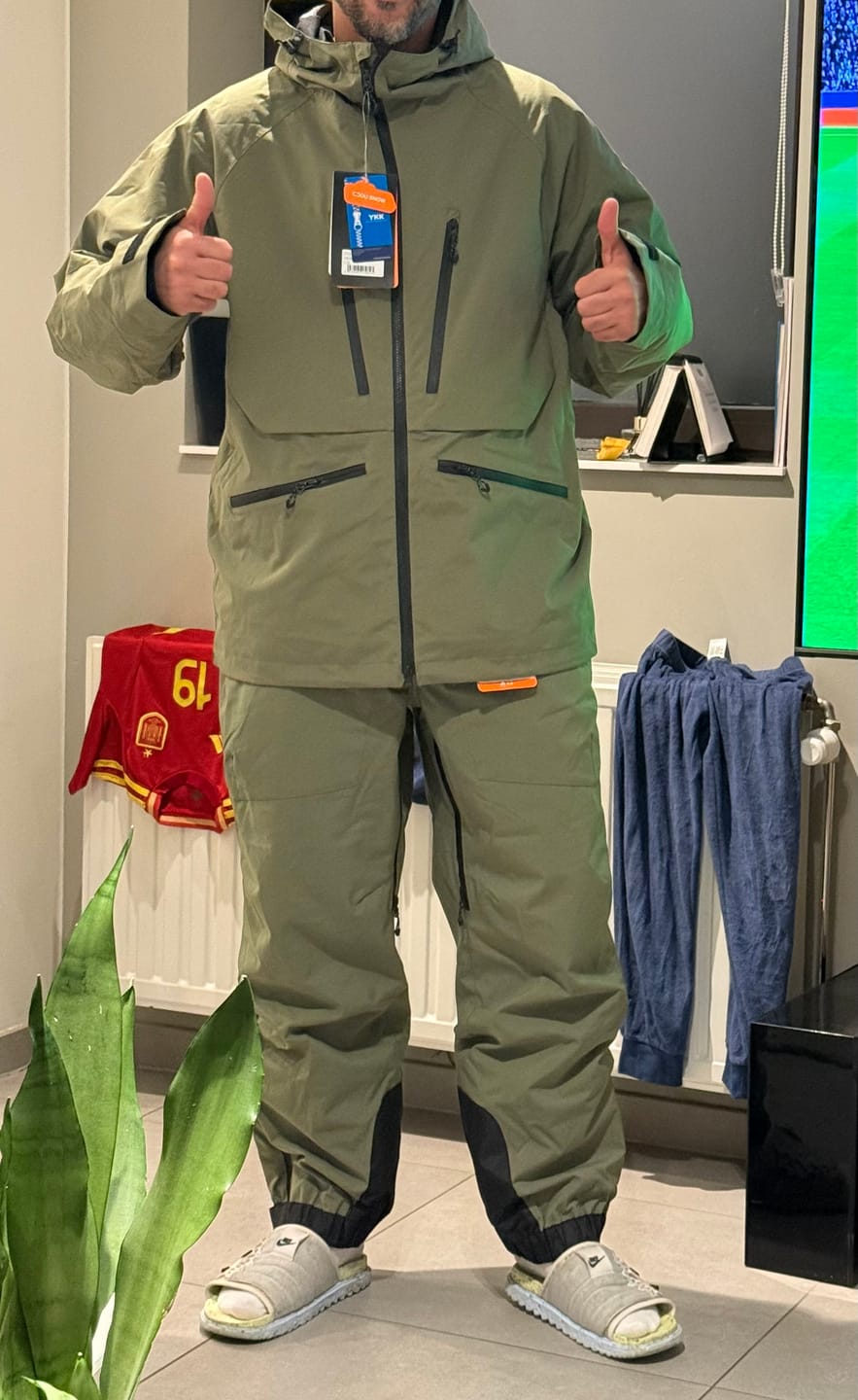 Customer photo review of Men's Army Green Multifunctional Waterproof Insulated Snow Jacket
