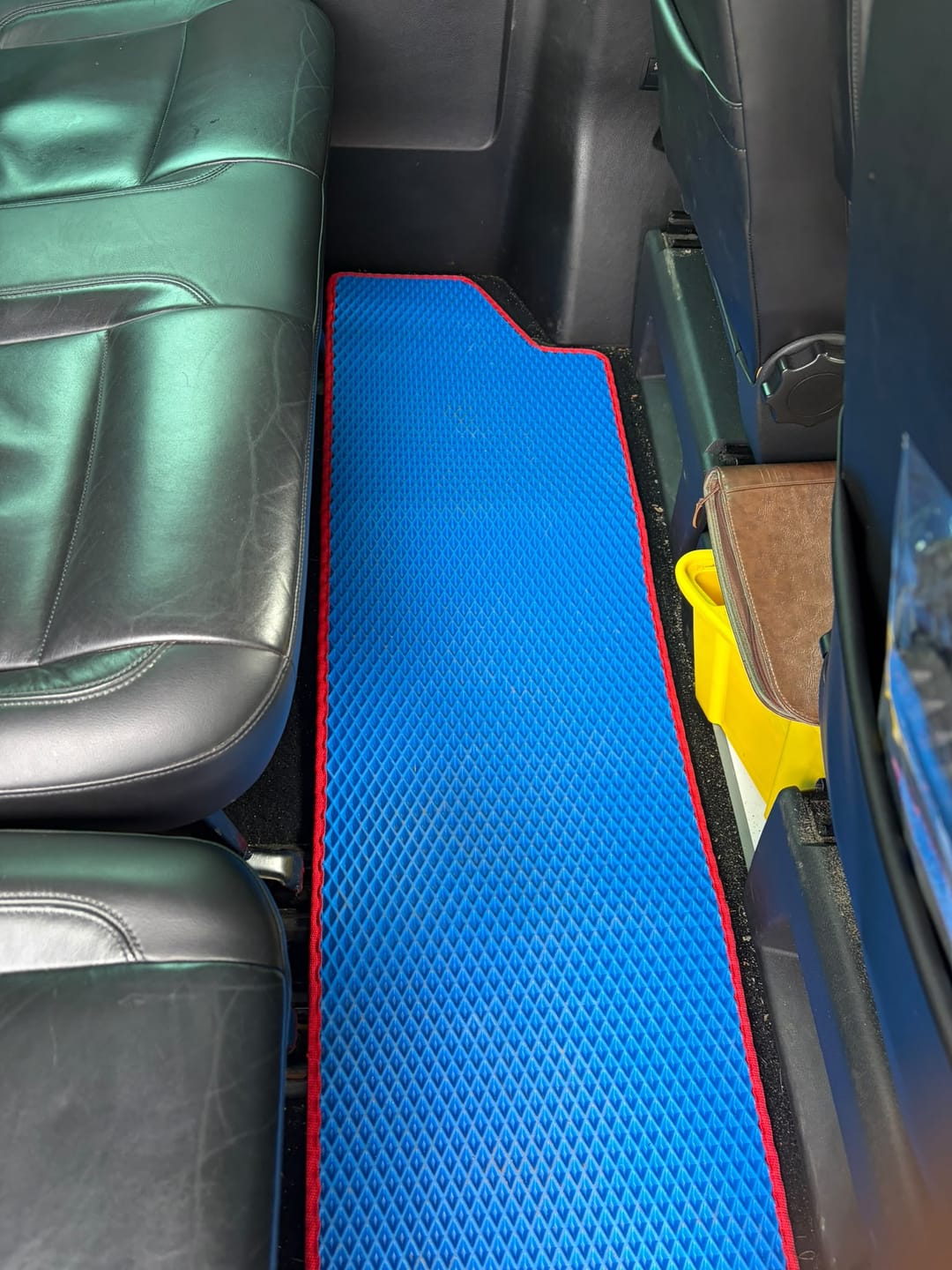 Customer photo review of Fußmatten für Van - Komplettset