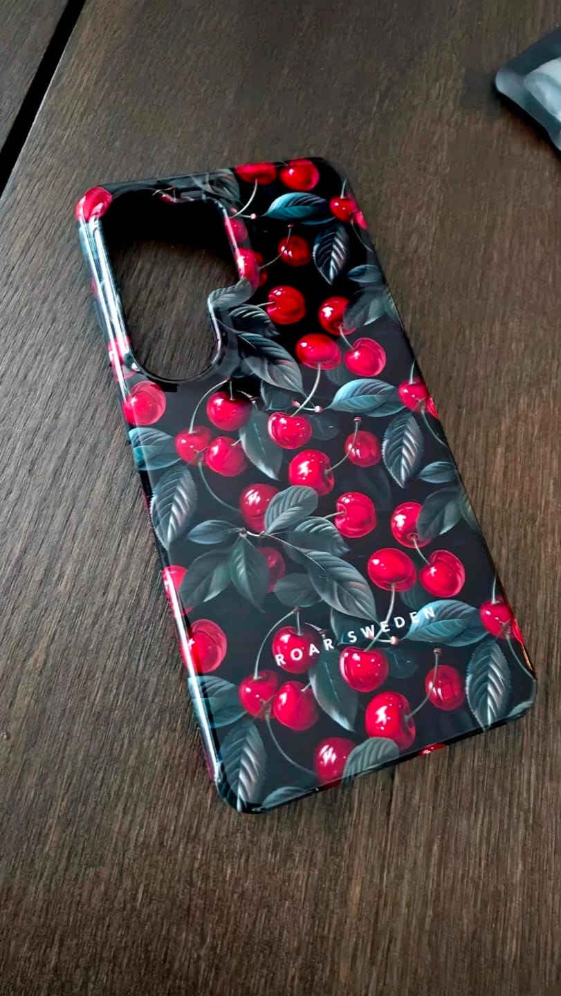 Customer photo review of Cherry - Tough Case