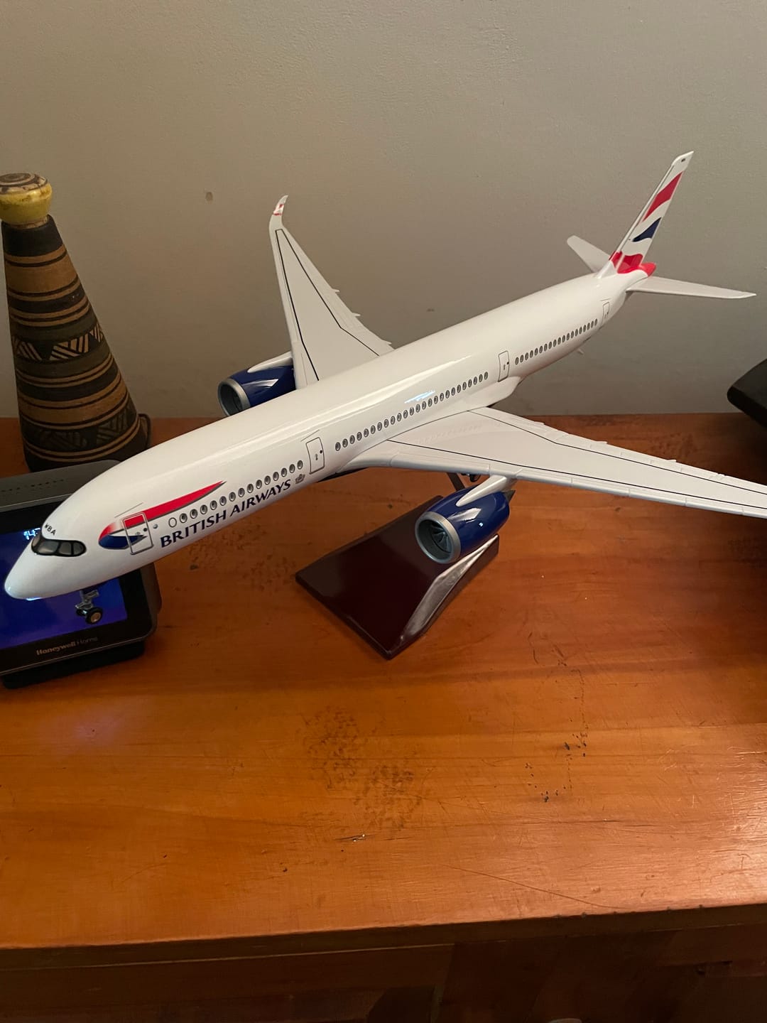 Customer photo review of British Airways Airbus A350-1000 1:142 Scale Model