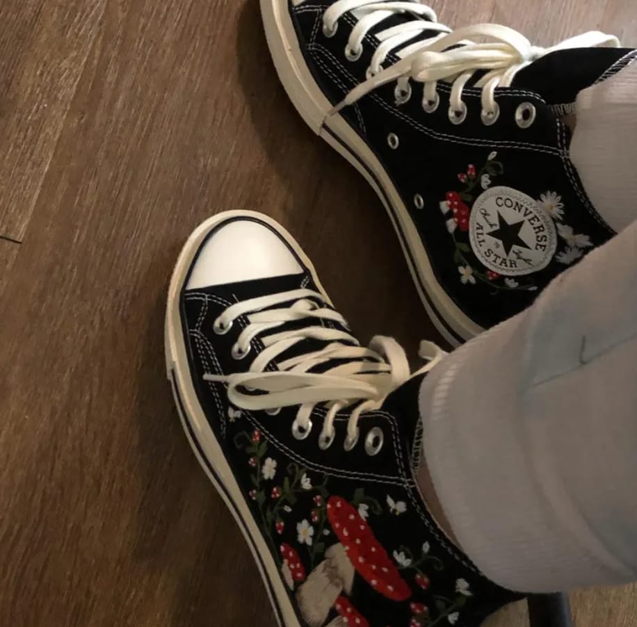 Customer photo review of Snoopy Hand-Embroidered Converse Chuck Taylor 1970s - All Star Classic
