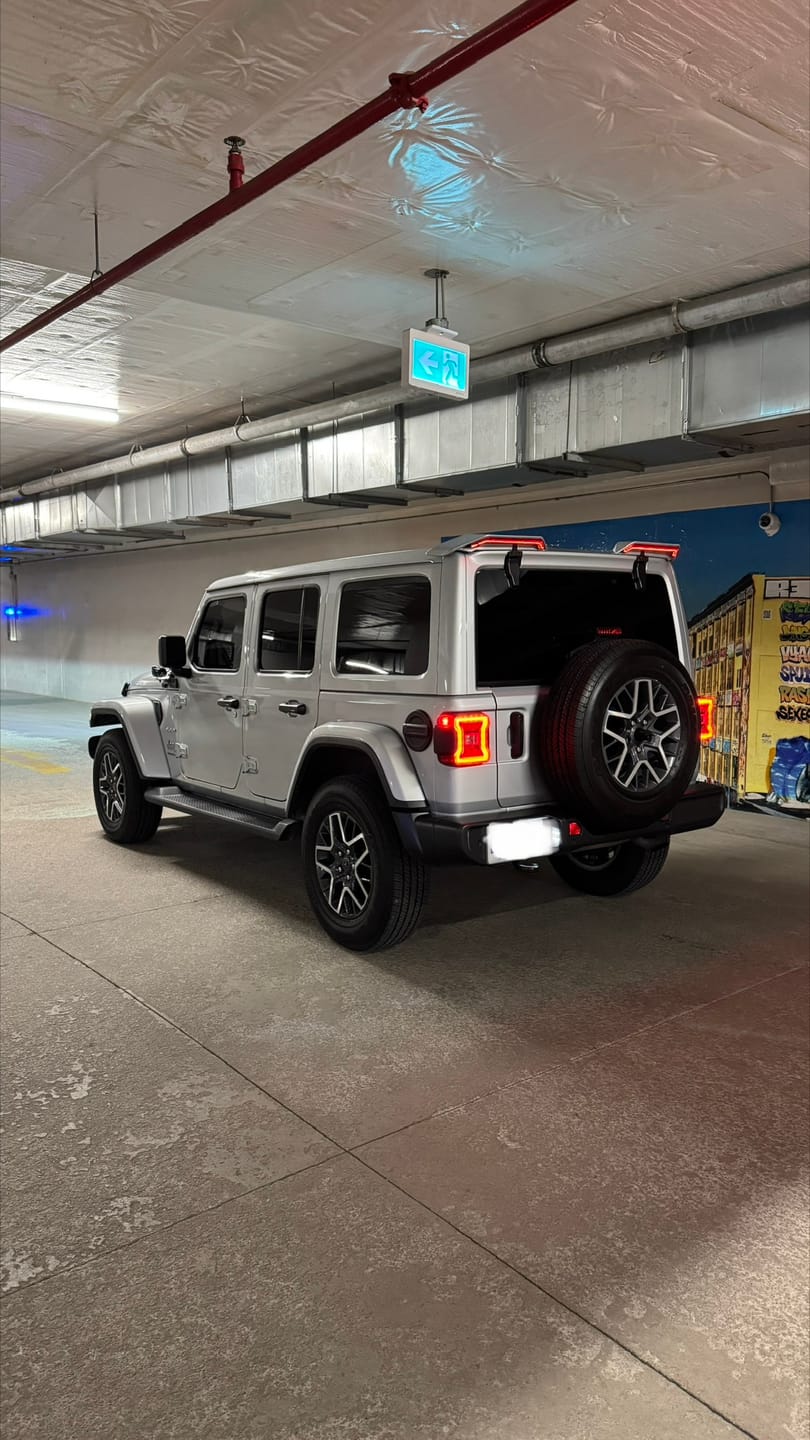 Customer photo review of LED Light Roof Spoiler – Jeep Wrangler JL 2018–2024