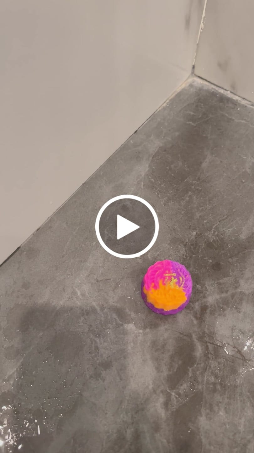 Customer video review of Scentsational Mooncakes Shower Steamer Set