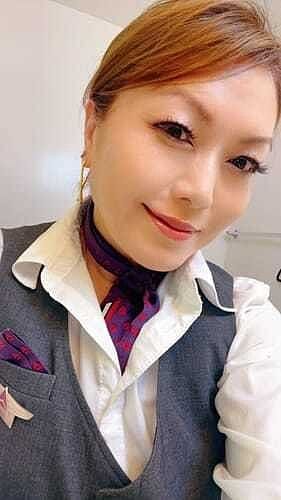 Customer photo review of Instantly Flawless Foundation Buildable Coverage + Illuminator
