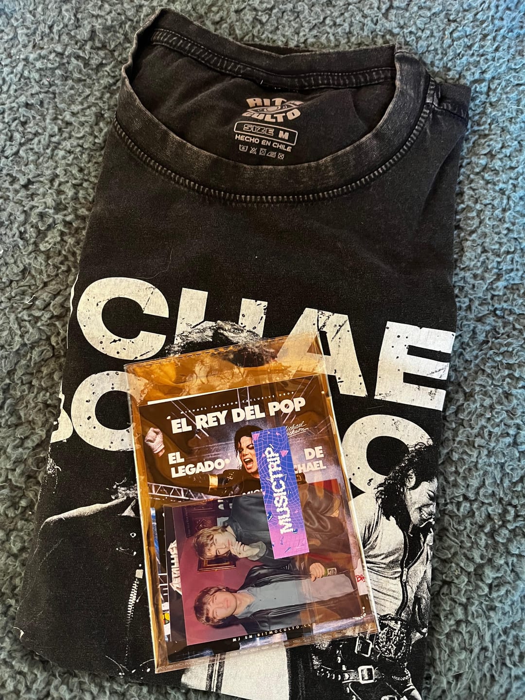 Customer photo review of Polera Regular Fit Michael Jackson Eras | El Rey del Pop
