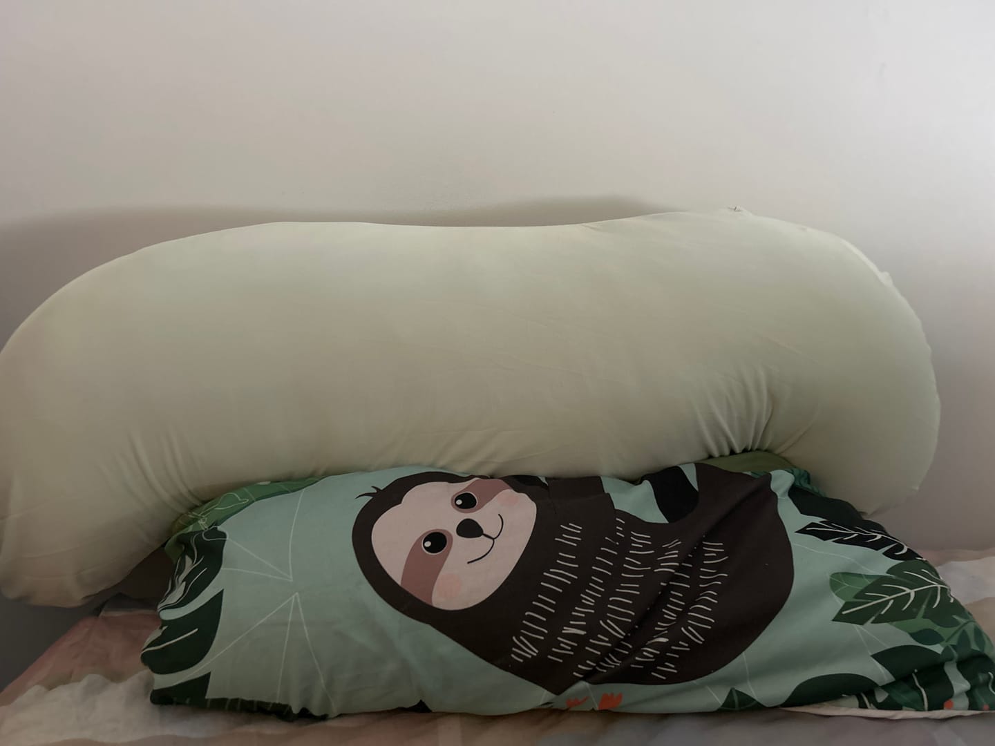 Customer photo review of Snuggi Body Align Pillow