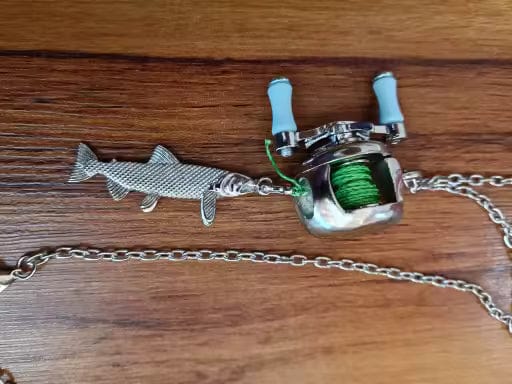 Customer photo review of ReelHook™ — Collar de Carrete para Pescadores