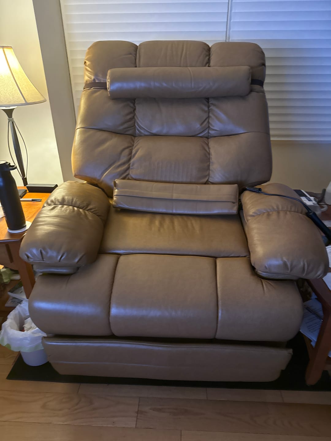 Customer photo review of 9205L Big & Tall Power Lift Recliner – Extended Footrest, Dual Motor, Heat & Massage, 400 lbs, Top Grain Leather