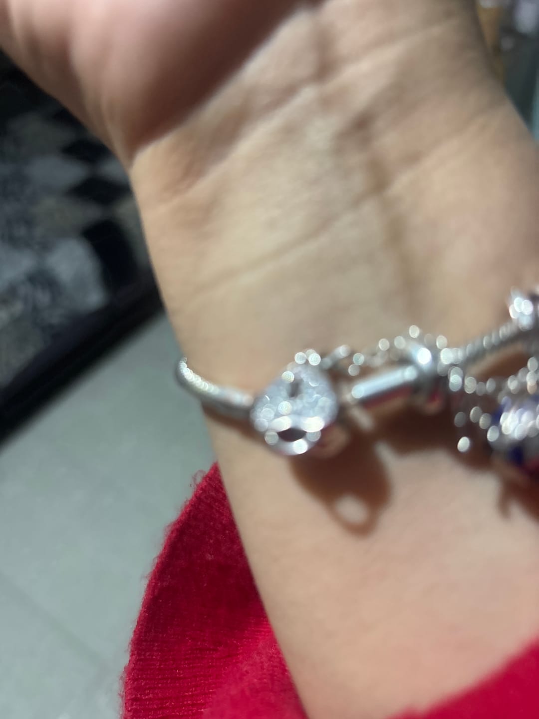 Customer photo review of Pulsera Luna Llena