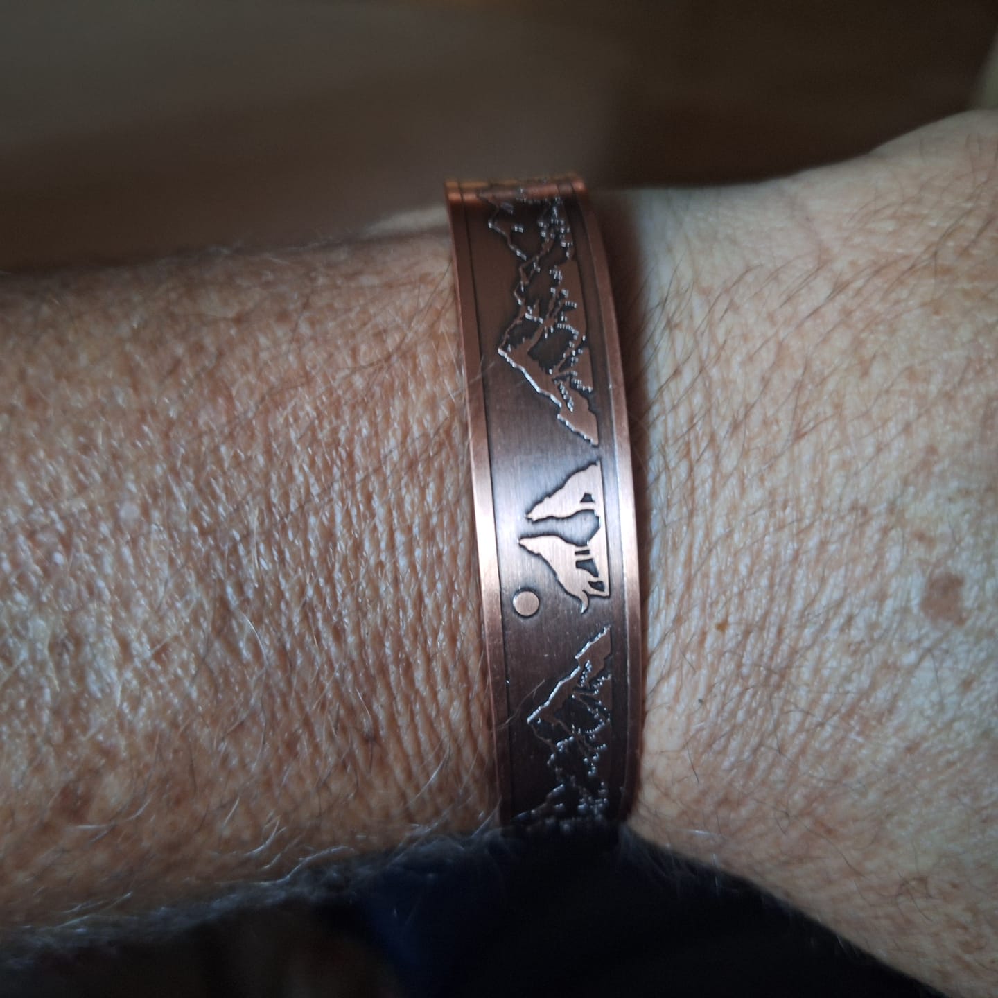 Customer photo review of Mens Copper Magnetic Bangle Bracelet Wolf New Design