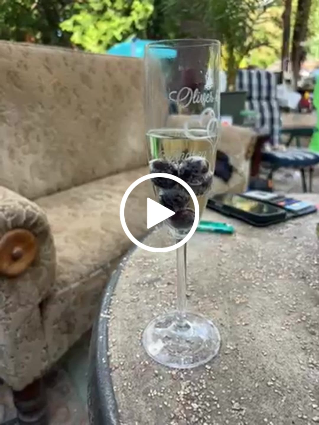 Customer video review of Leonardo Sektgläser mit Gravur "Die Große Liebe" als Set