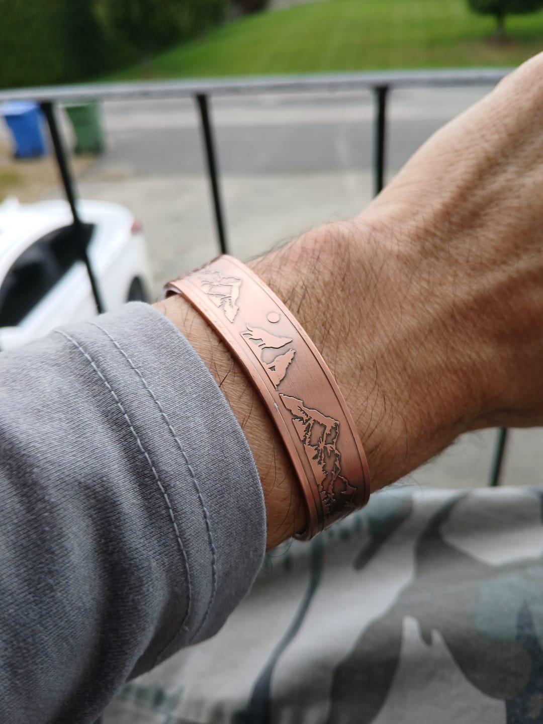 Customer photo review of Mens Copper Magnetic Bangle Bracelet Wolf New Design