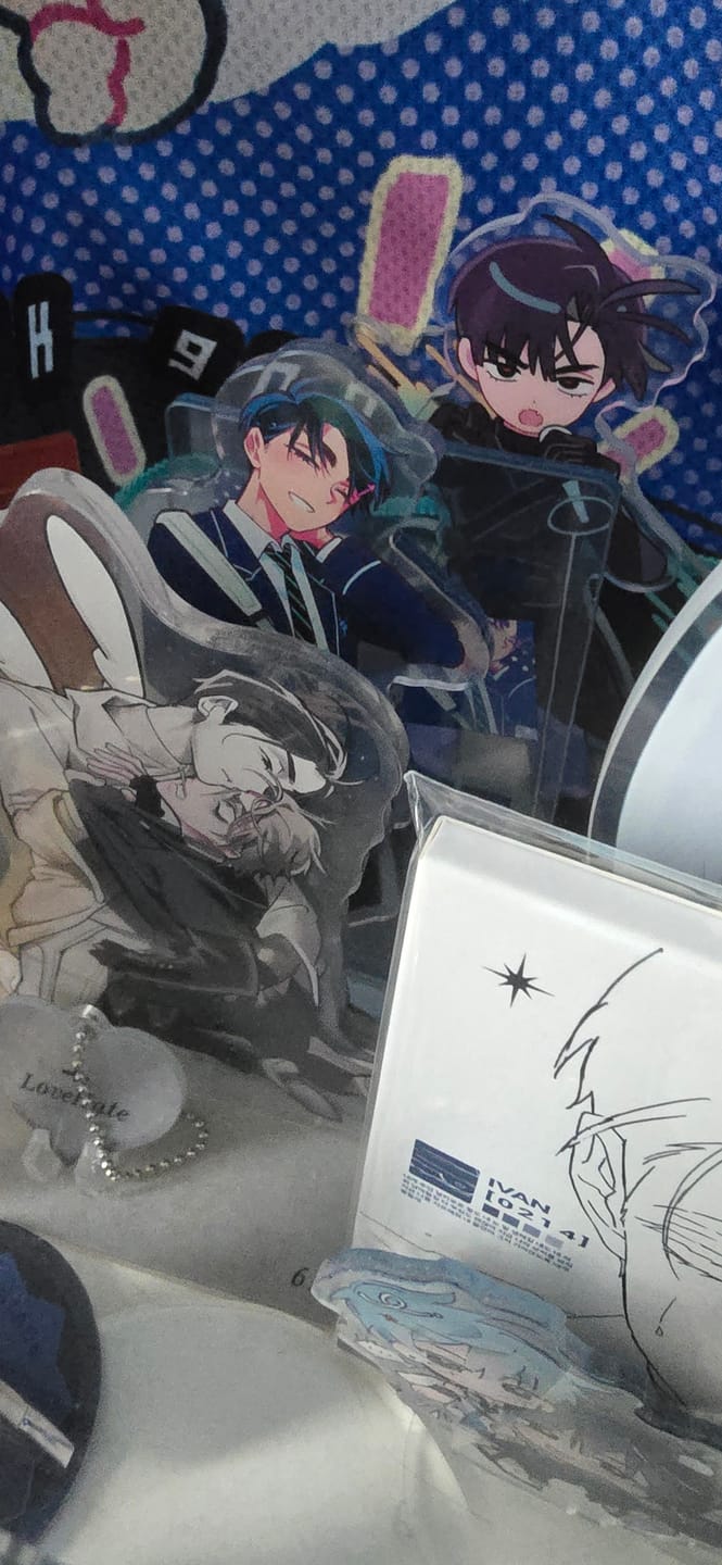 Customer photo review of Alien Stage Anakt Arts High School Series Acrylic Stand