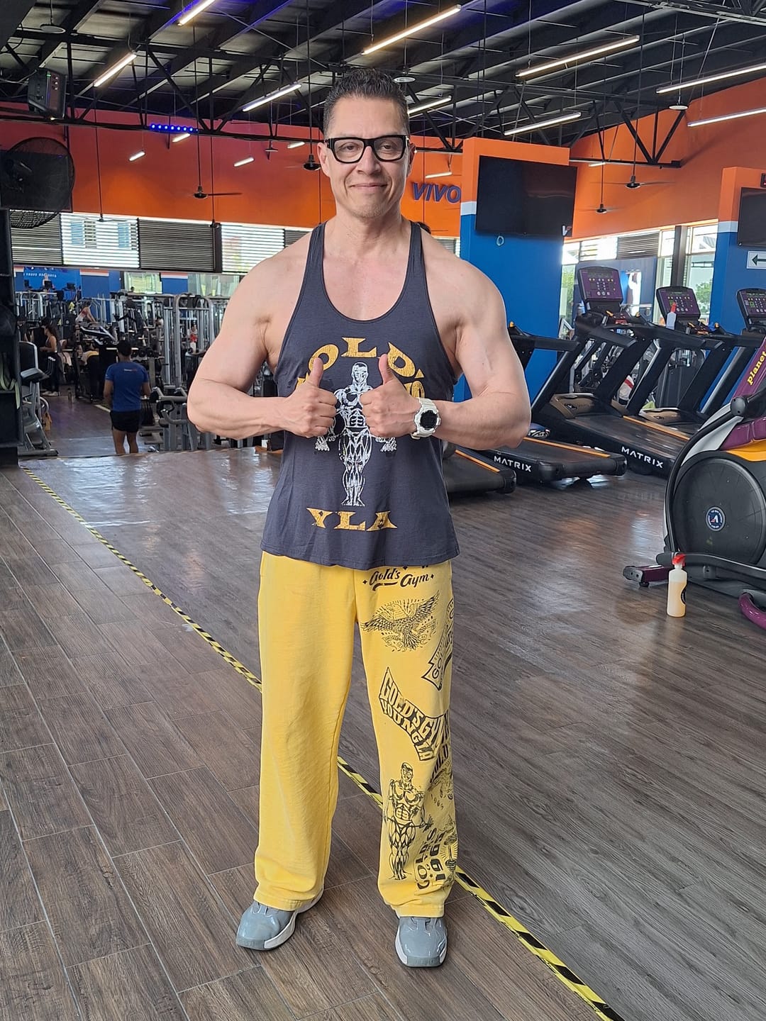 Customer photo review of 4002 - Golds Gym New Age Tees