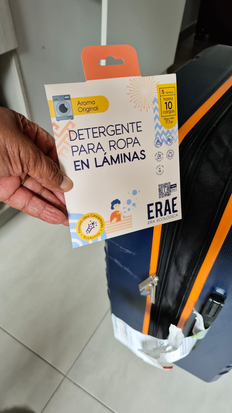 Customer photo review of Viajero para ropa