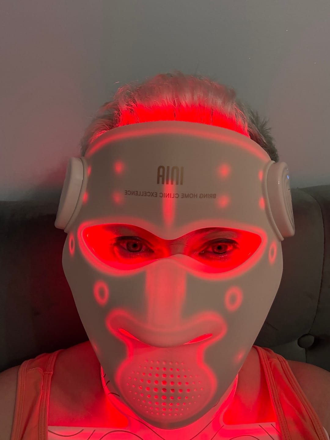 Customer photo review of INIA GLOW 4D 940nm Dual NIR Wireless LED Mask