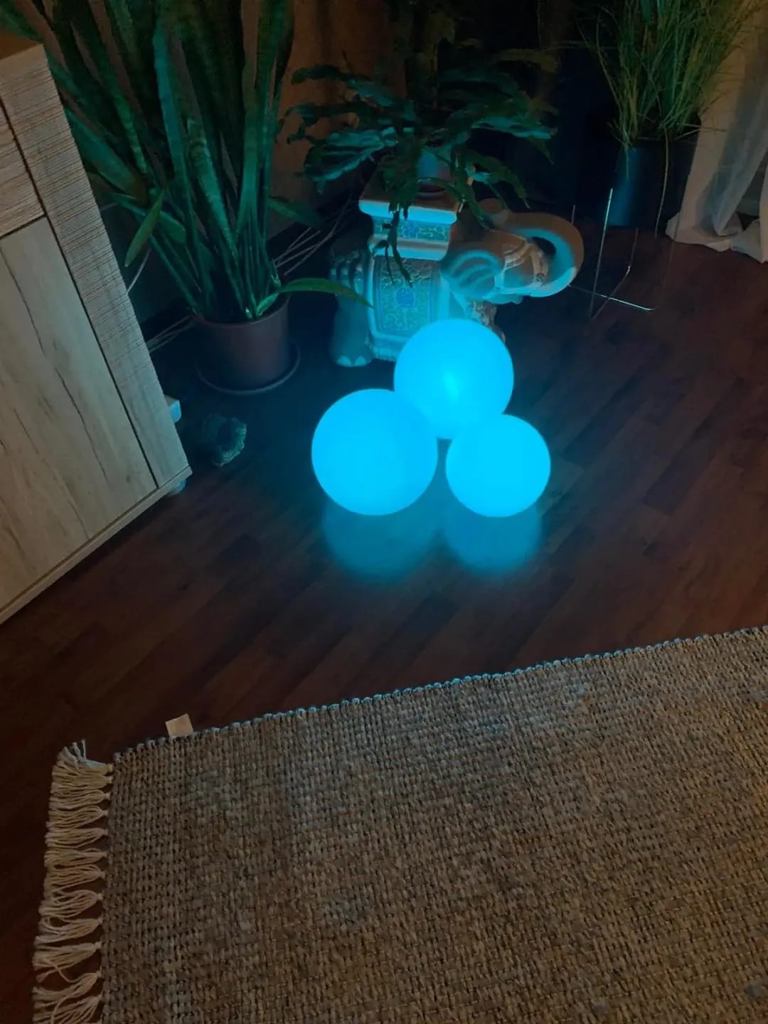 Customer photo review of White Floor Lamp for Living Room, Glowing Sphere, 36 cm