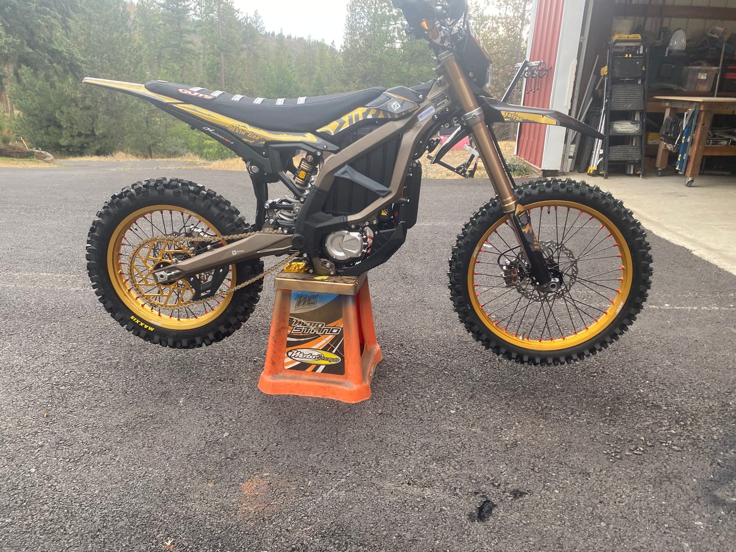 Customer photo review of KKE 21" 18" E-Motor Wheels Rims Fit Surron Ultra Bee (Collective)