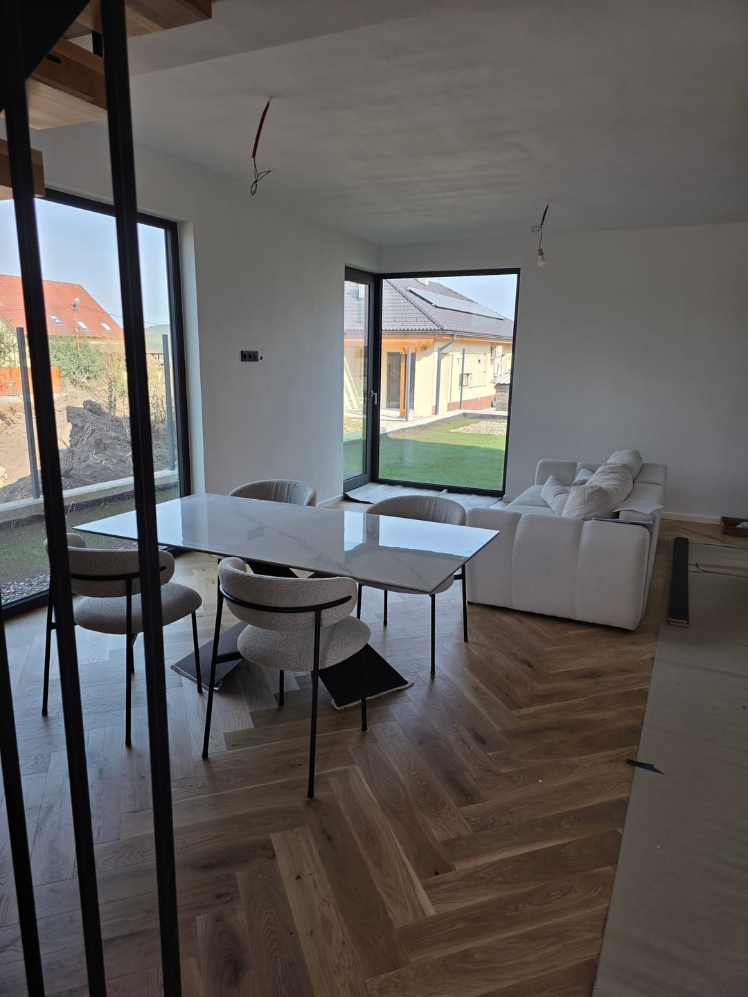 Customer photo review of Scaun bar ELTON H-2, bej/negru, stofă/metal, 43x45x91 cm