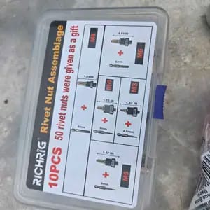 Customer photo review of Riparazione Auto Rivettatrice Manuale Acciaio Carbonio Kit