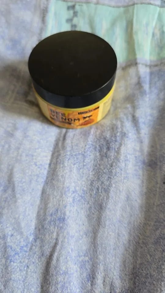 Customer photo review of BeeVita Joint Comfort Cream for Knees, Elbows & Shoulders