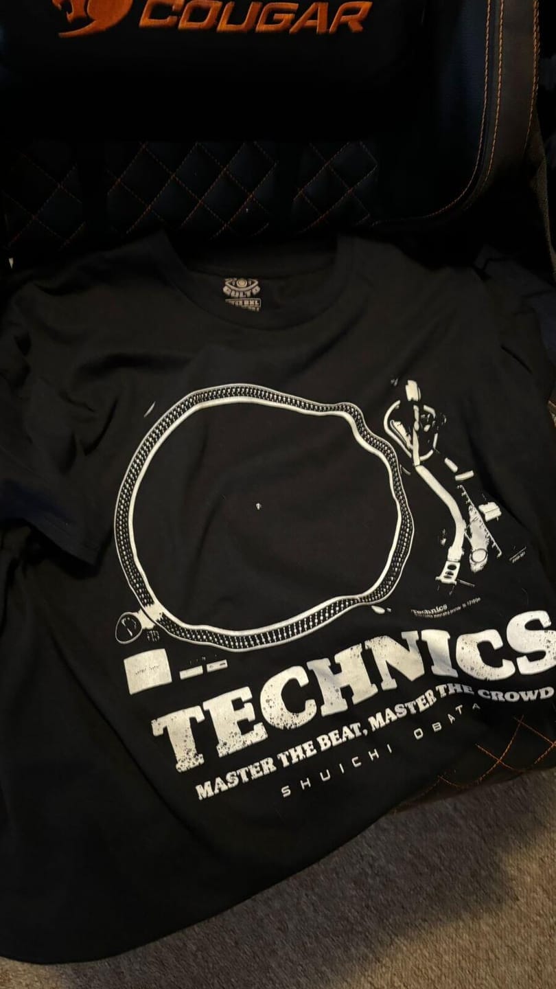 Customer photo review of Polera Regular Fit Technics | Tornamesas de Culto