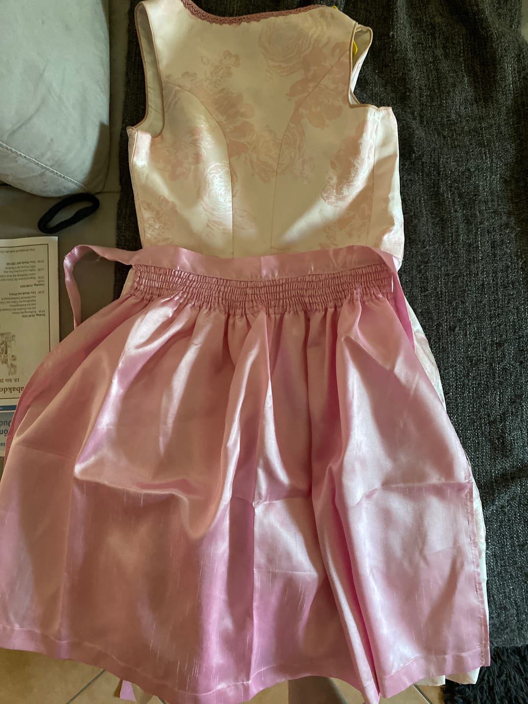 Customer photo review of Paisley Aufmachung Dirndl in Rosa mit Herz-Ausschnitt